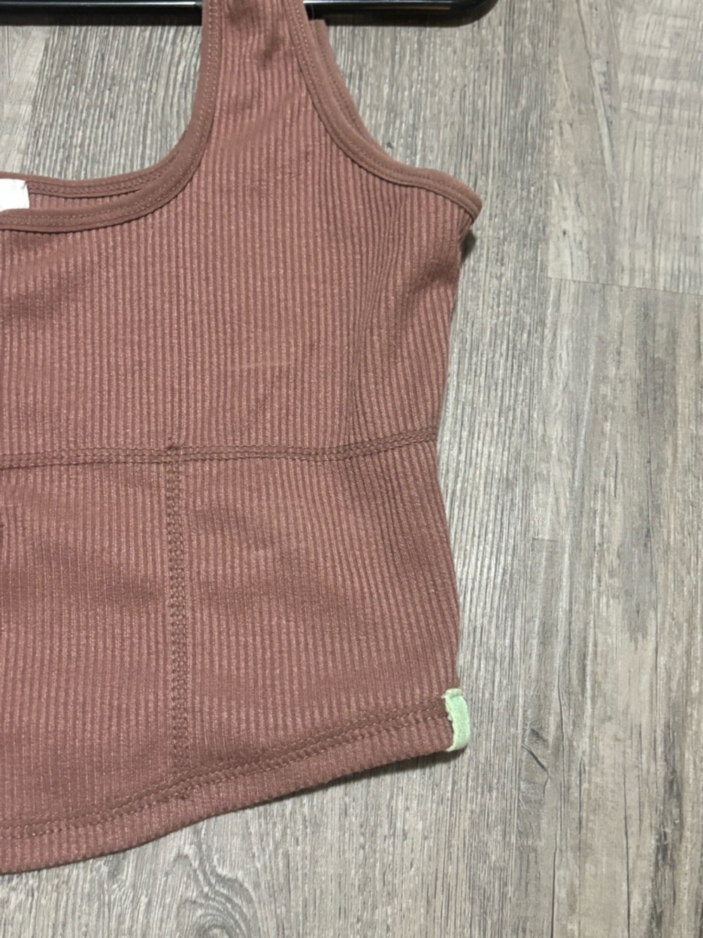 Ribbed Crop Tank Top - Picture 4 of 5